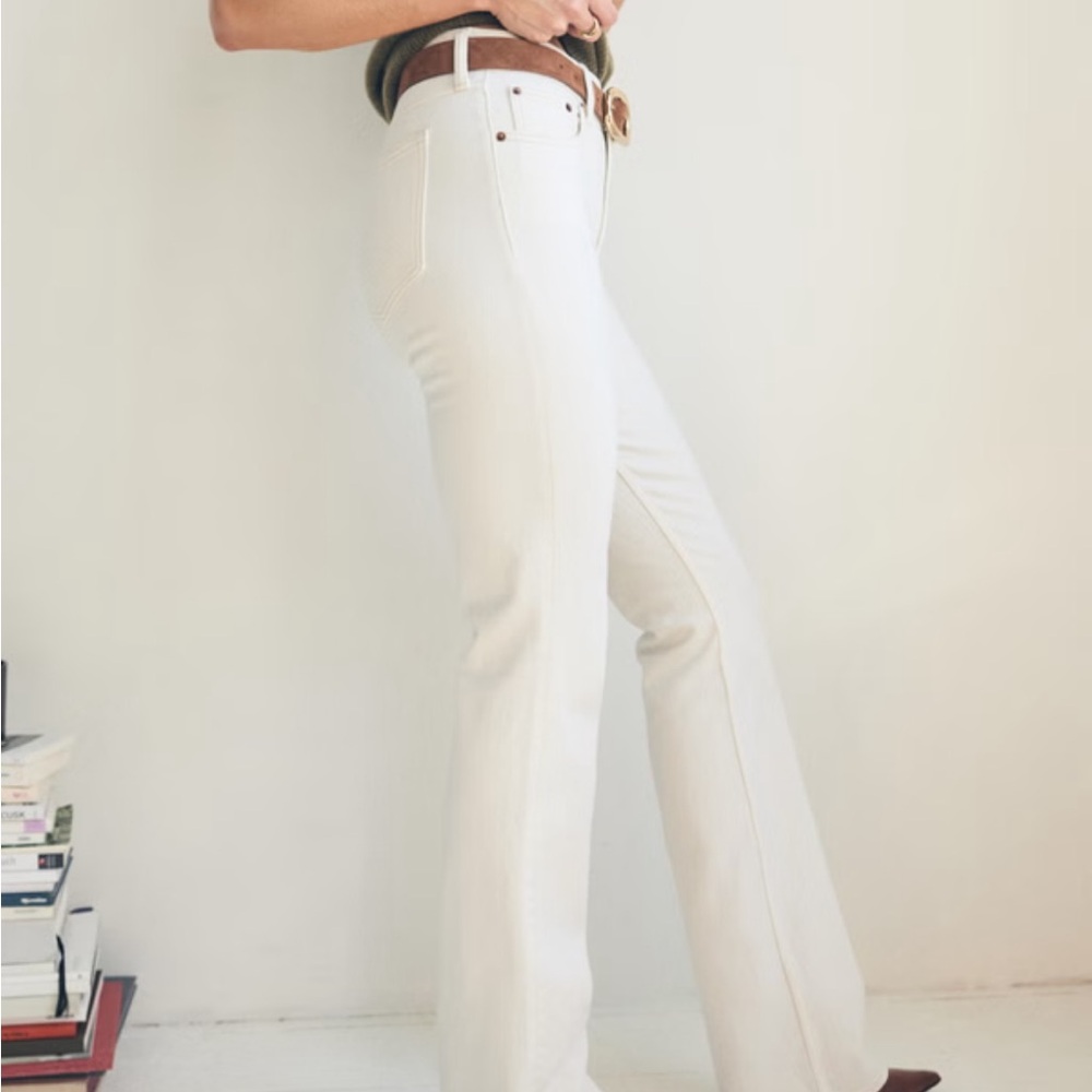 Abercrombie & Fitch Cream High-Rise Bootcut Jeans - Picture 2 of 4